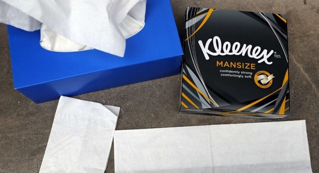 Mouchoirs en papier Kleenex comme alternative au papier hygiénique
