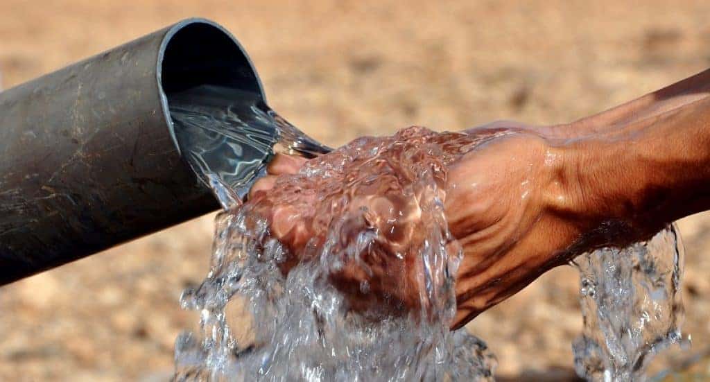 Lavage à l'eau comme alternative au papier hygiénique